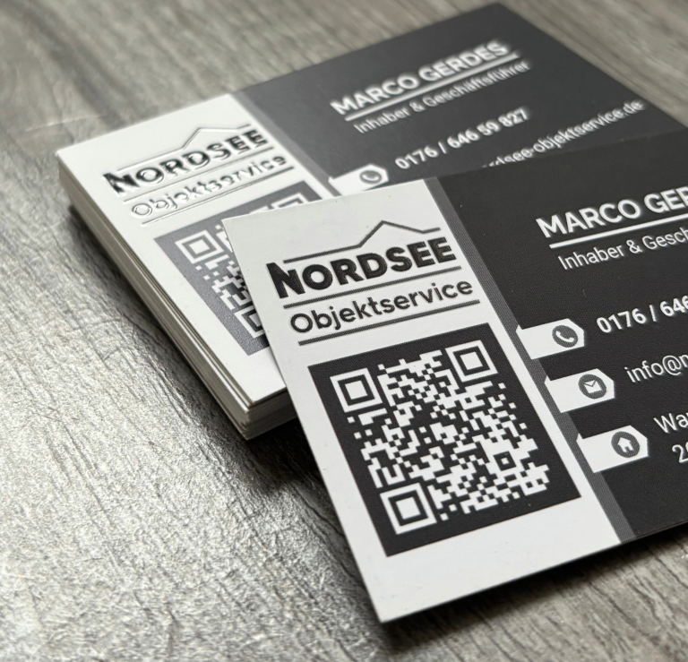Visitenkarten von Nordsee Objektservice mit Kontaktinformationen und QR Code